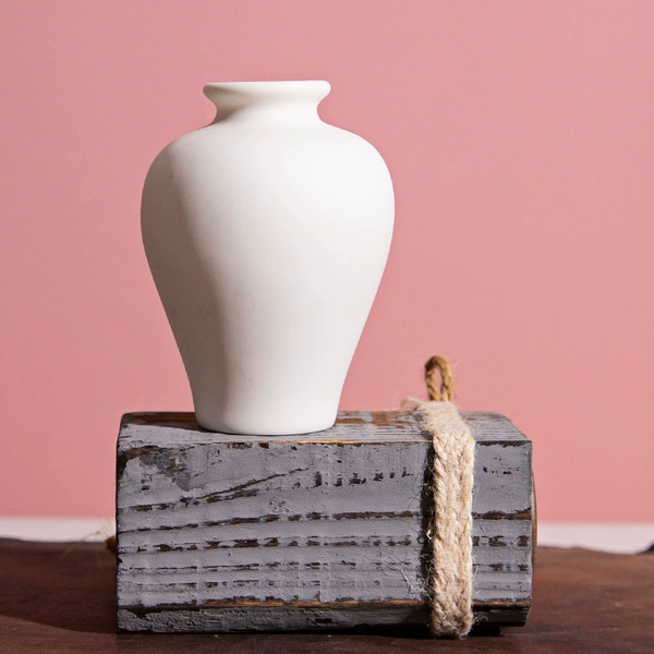 Flower-shaped, small vase, style