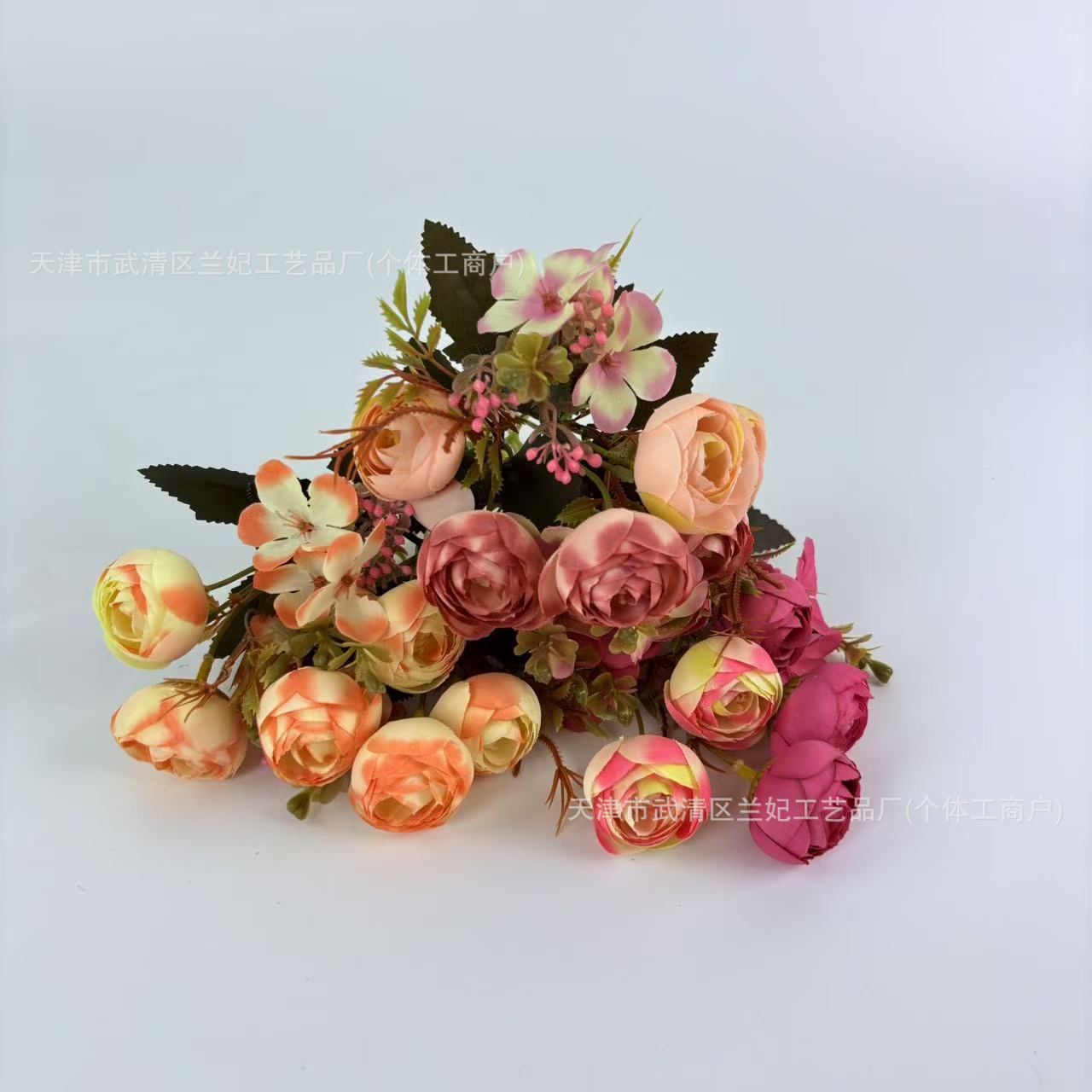 Simulación de colores otoñales, capullos de té, rosas de té, flores pequeñas, flores falsas, decoración del hogar, colocación del hotel, decoración del proyecto, boda transfronteriza
