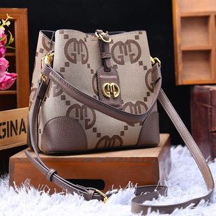 2025�¿��S�茣����ƷˮͰ���r�Џ͹Ŵ���������Ů�μ�б�������