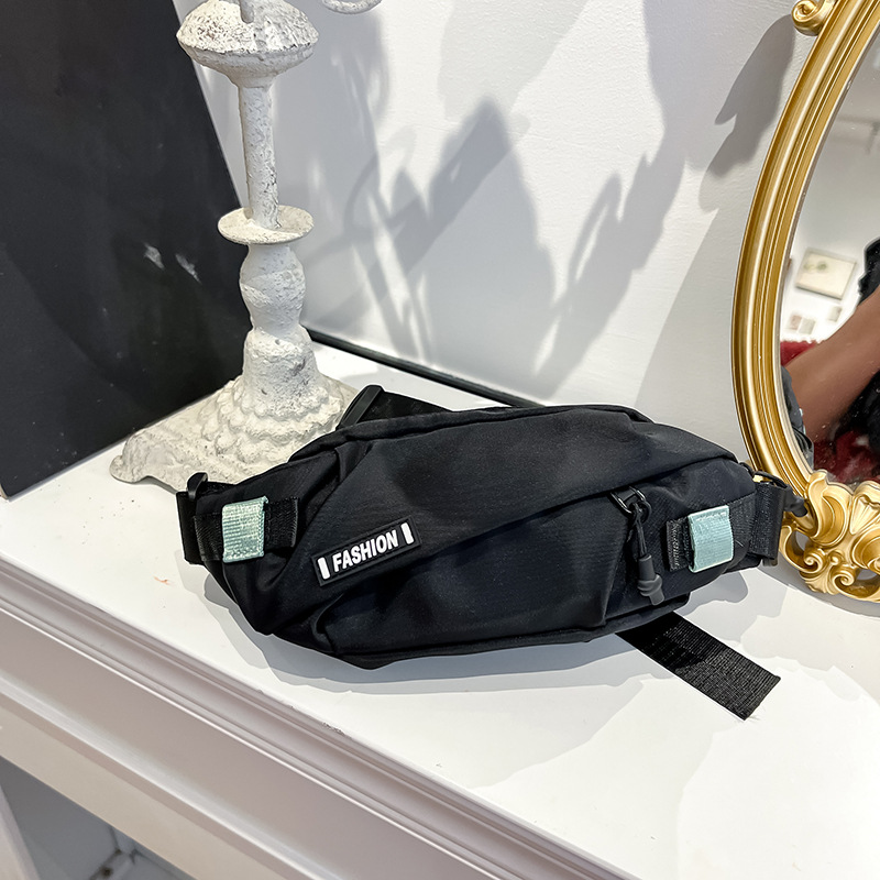 Bolsas de pecho coreanas para niños y niñas, bolsas de pecho deportivas casuales de letras de aire extranjero para niños, bolsas de cintura para niños, 2025 nuevas bolsas de impresión para niños