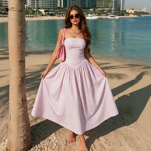 �羳Ů�b�Q�l�yĨ���B��ȹŮ������[���L��ȼ��L¶������Lȹ