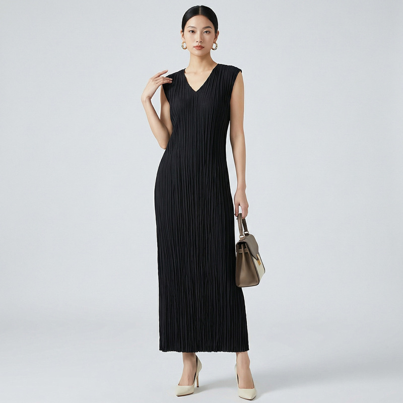 Miyake-Style Black V-Neck Sleeveless Dress, Slimming Pleated Long Dress, Easy to Care For, No Ironing Needed, Hot Sale on Live Streaming
