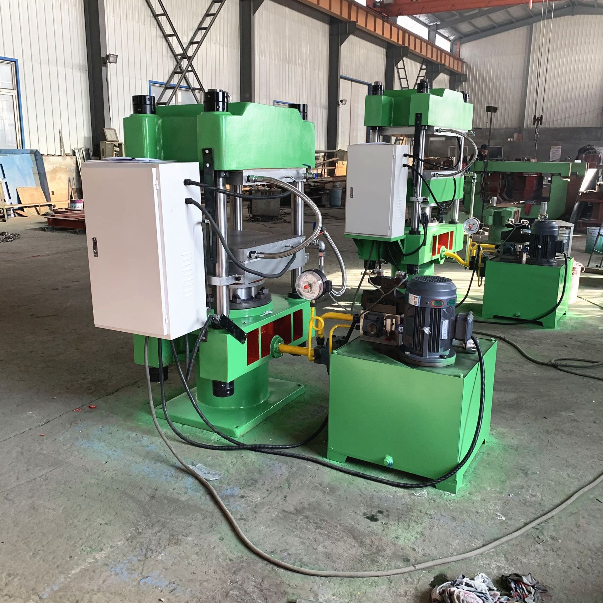 100T600x600x1油加热自动控制硫化机