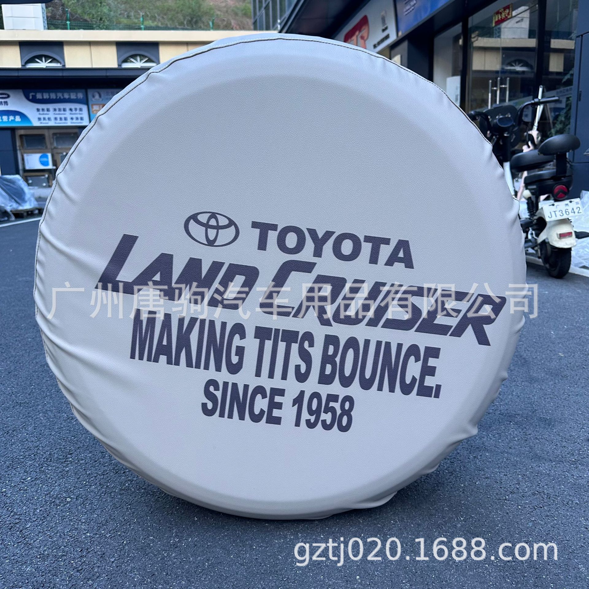Suitable for Toyota Land Cruiser LC70 76 79 80 modified spare tire cover decorative tire protection cover