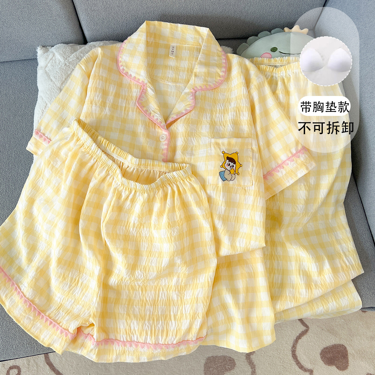 现货跨境带胸垫花边大码睡衣女春夏季卡通可爱星星人奶黄格三件套