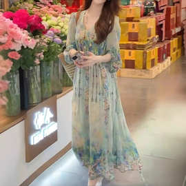 高级感法式气质印花V领连衣裙碎花两件套女