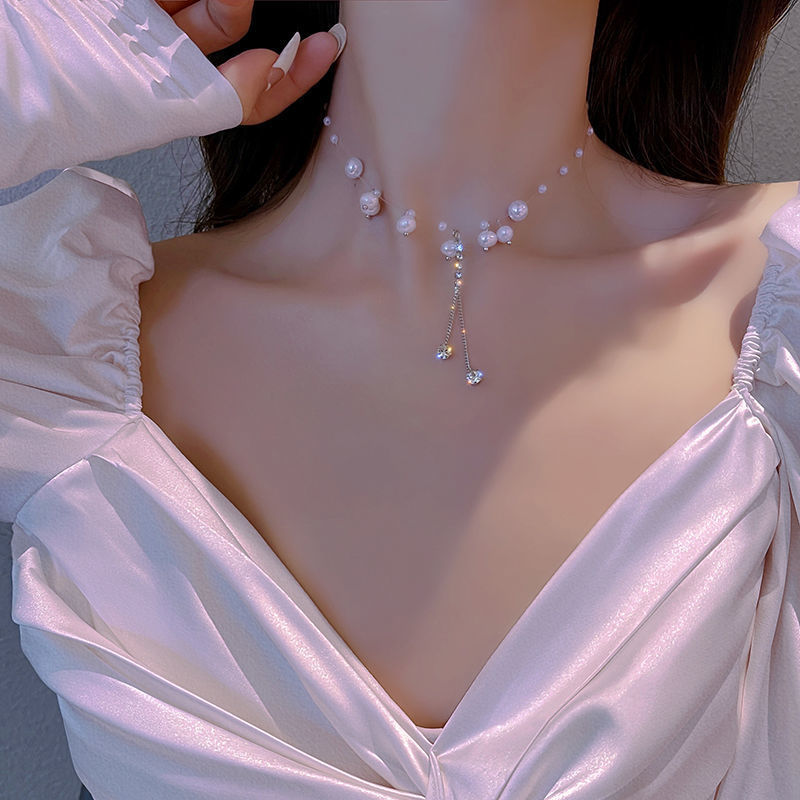 Colar com tassel de pérolas e strass lágrimas de sereia mulher_voghion.com
