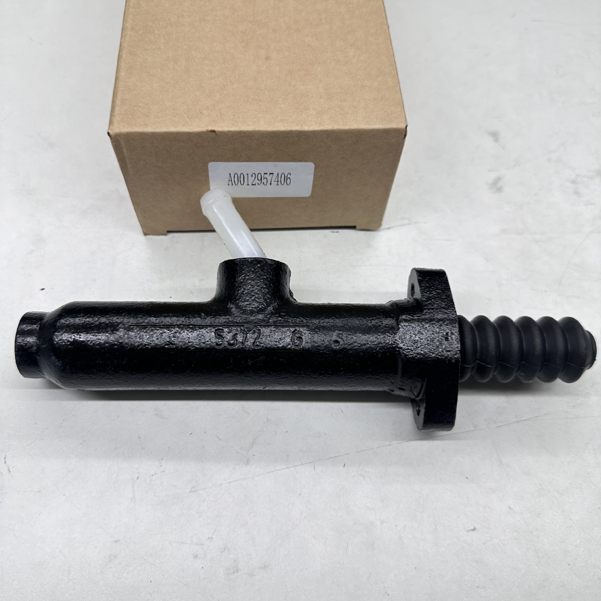 Suitable for Mercedes-Benz Clutch Master Cylinder 87-96 0012957406 A0012957406