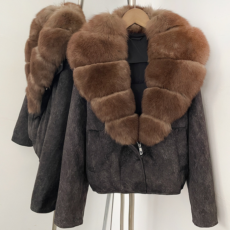 New autumn and winter styles: natural, detachable fox fur collar outerwear, versatile for everyday wear and commuting, women's down jacket