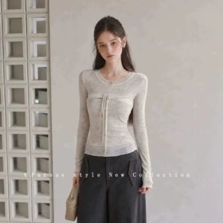 曲线勾勒独特好看的长袖T恤女秋天碎花木耳边修身显瘦上衣潮