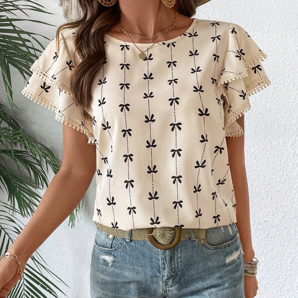 summer elegant shirt with a round collar with bow