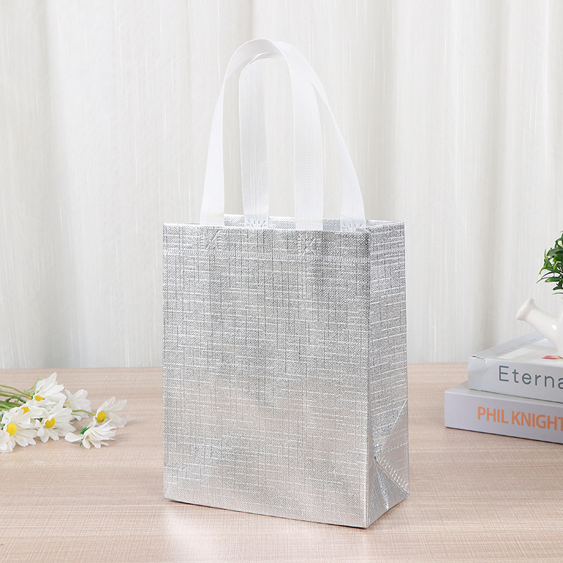 Bolso de tela no tejida chapado en oro y plata en papel de aluminio, bolso de tela no tejida empaquetado en bebidas, bolso de compras de regalo con logotipo impreso