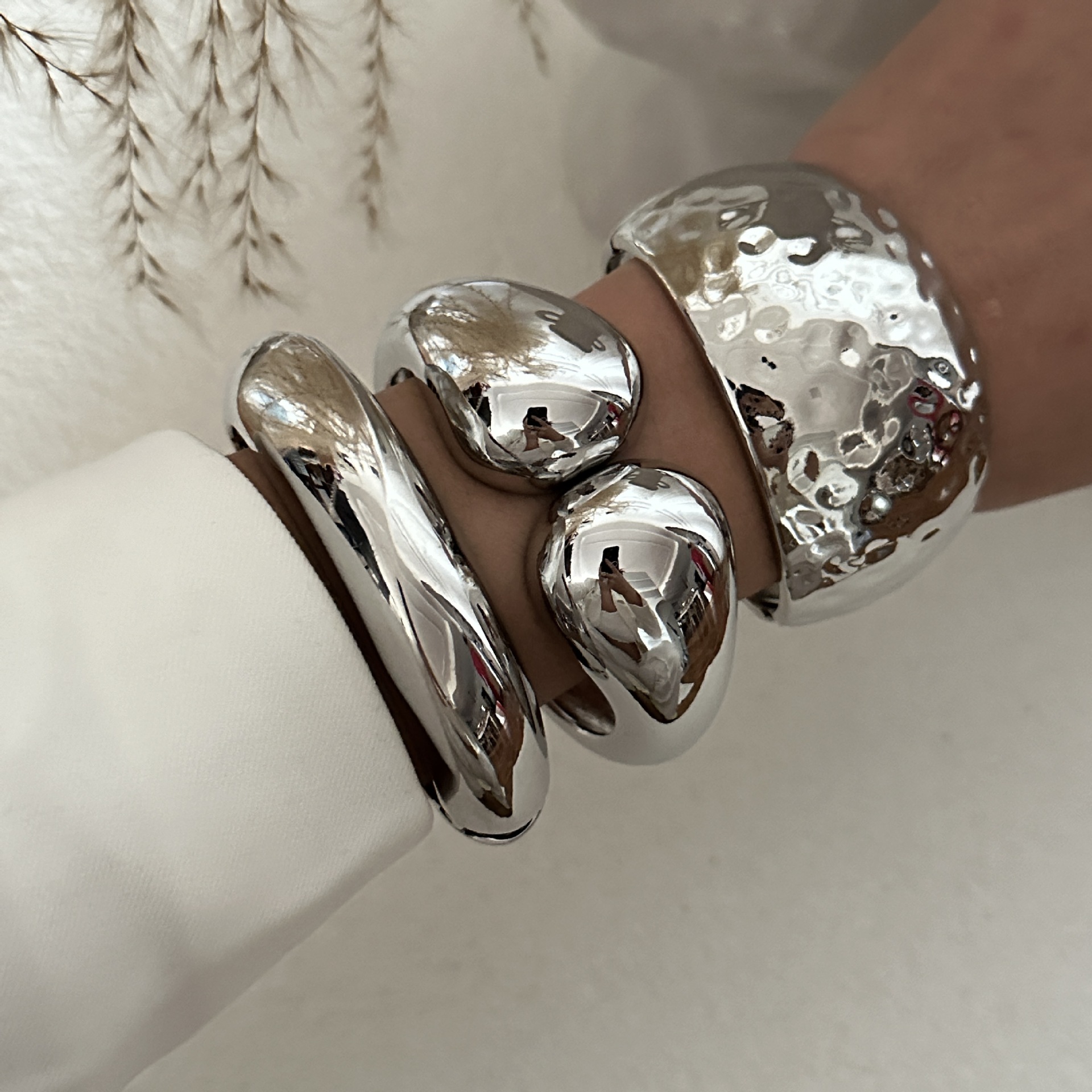 59g Weight Rings, Bracelets Classification 1 Piece Quantity Daily Occasion Alloy Material Solid Color, Butterfly Pattern Women's Gender Ring, Plating Design Exaggerated Style Exaggerated Solid Color Butterfly Alloy Ring Plating Women's Rings Bracelets 1