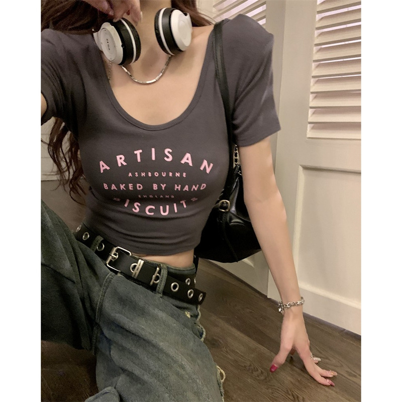 Short retro base body-friendly summer T-shirt for students
