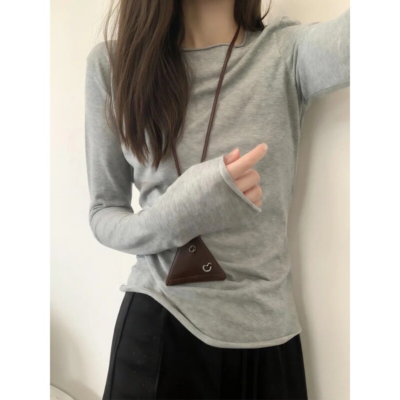 Minimalist Solid Color Slim-Fit Round Neck Top for Women, Autumn Style, Simple and Versatile Long-Sleeve Rolled-Edge Regular Shoulder T-Shirt Base Shirt Minimalist Solid Color Slim-Fit Round Neck Top for Women, Autumn Style, Simple and Versatile Long-Sleeve Rolled-Edge Regular Shoulder T-Shirt Base Shirt