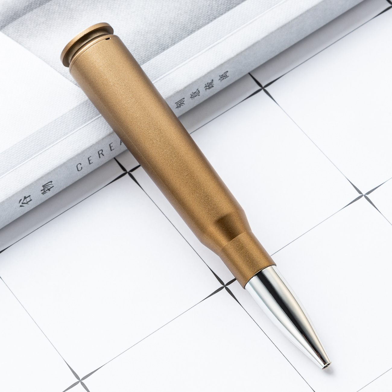 Nueva simulación retro bala bolígrafo juguetes de los estudiantes bolígrafo premio bolígrafo publicitario de plástico giratorio regalos bolígrafo al por mayor