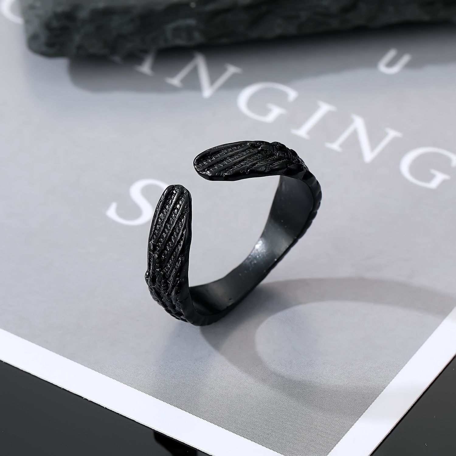 European and American black retro animal snake rings wholesale