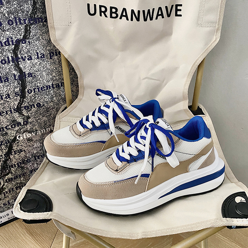 Niche trendy shoes for men and women, chic Klein blue waffle sneakers for couples, Hong Kong style street photography, lightweight Forrest Gump running shoes