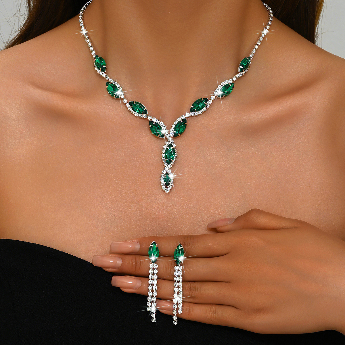 Set gioielli sposa con collana a goccia marquise e orecchini_voghion.com