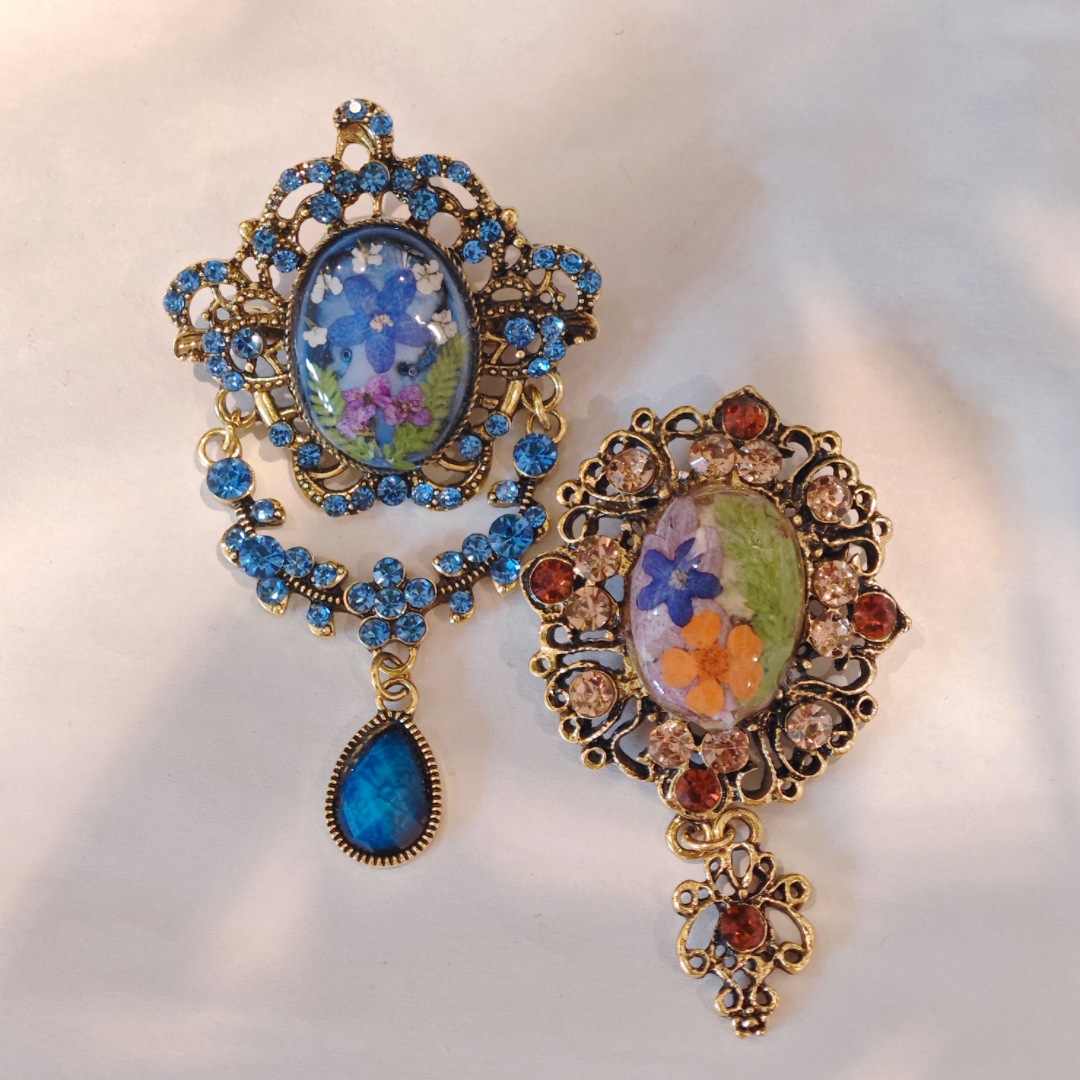 Handmade Plant Specimen Art Dried Flower Brooch Luxury Diamond Middle Ancient European and American Retro Court Gem Brooch