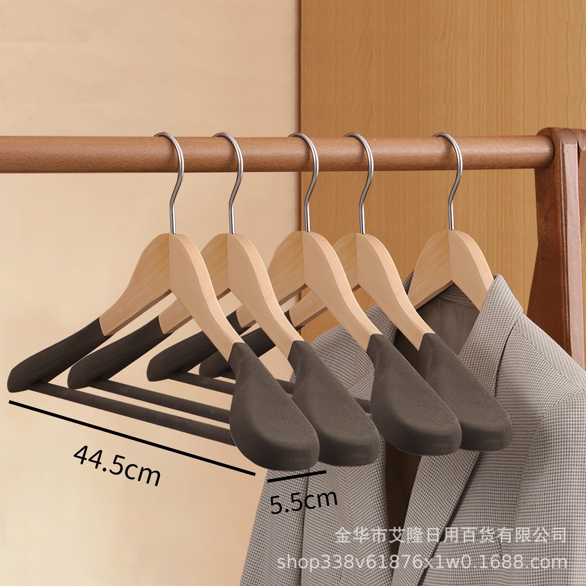 Percha de madera sólida de alto grado hombro ancho flocado abrigo casero traje colgante sin marca colgante de madera sólida colgante al por mayor