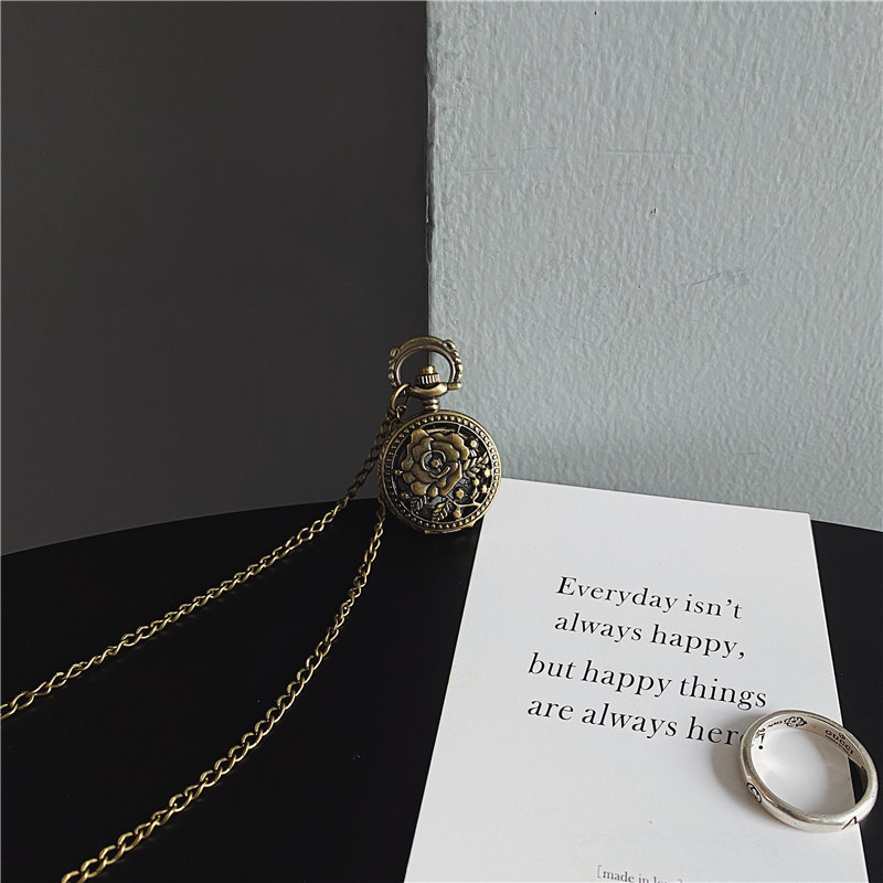 Exquisite Pocket Watch, Retro Small Pendant, Men's and Women's Small Student Necklace, Flip Cover, Imitation Old Cut Out Carved Watch