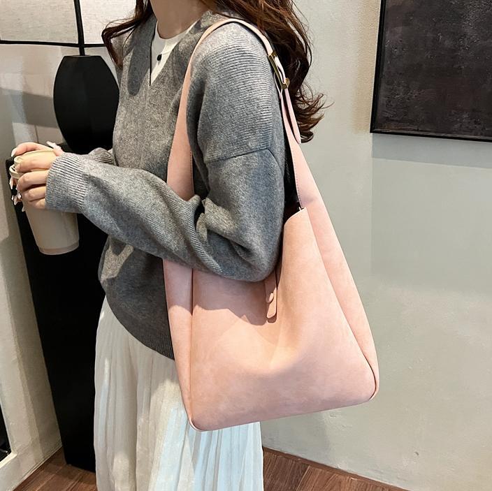 Bolsa de viaje de moda simple versátil para mujeres 2024 nuevo estilo coreano bolso de brazo de gran capacidad de hombro ancho bolso