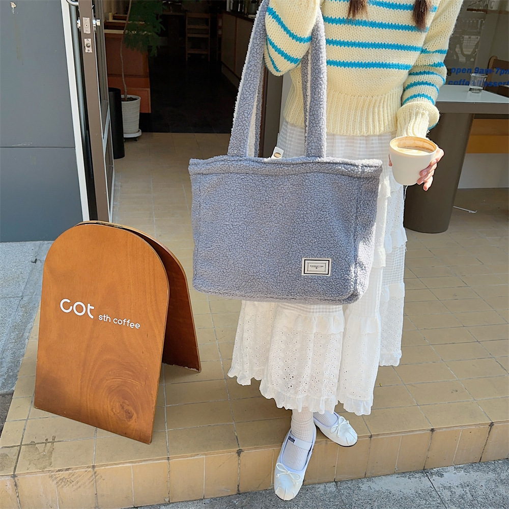 310232 Autumn and Winter Plush Bag for Women 2023 New style, front and back dual-purpose lambskin large capacity tote bag for single shoulder undefined