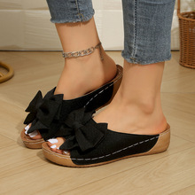 ���Q�¿��a�����Y���һ����ЬŮ�⴩�¸�¶ֺ�~���p��ɳ������