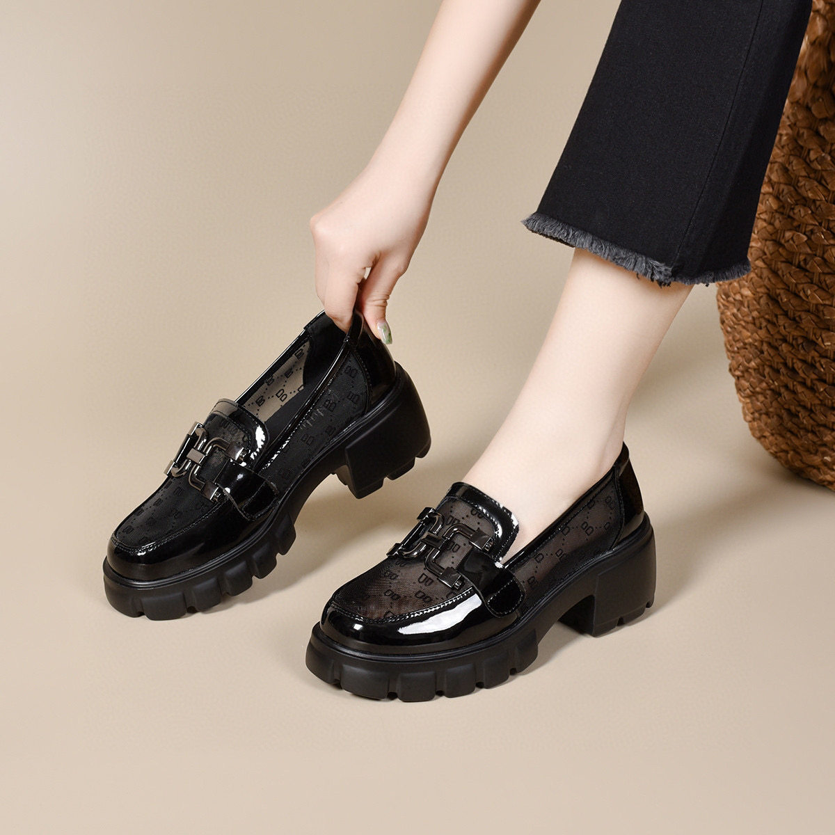 Giày sandal cao gót nữ quai ngang đế lưới thoáng khí, mũi tròn gót thô — màu đen