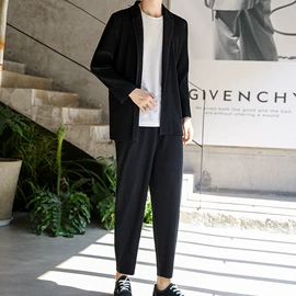 连衣裙;时尚休闲套装;女式T恤