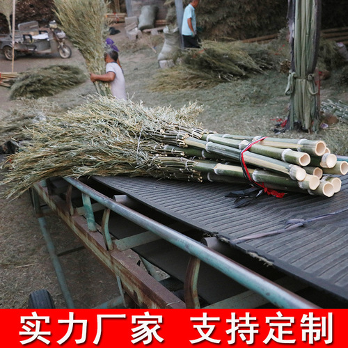 Small bamboo broom, large broom, sanitation road sweeping, street sweeping, home courtyard, large broom, bamboo construction site outdoor