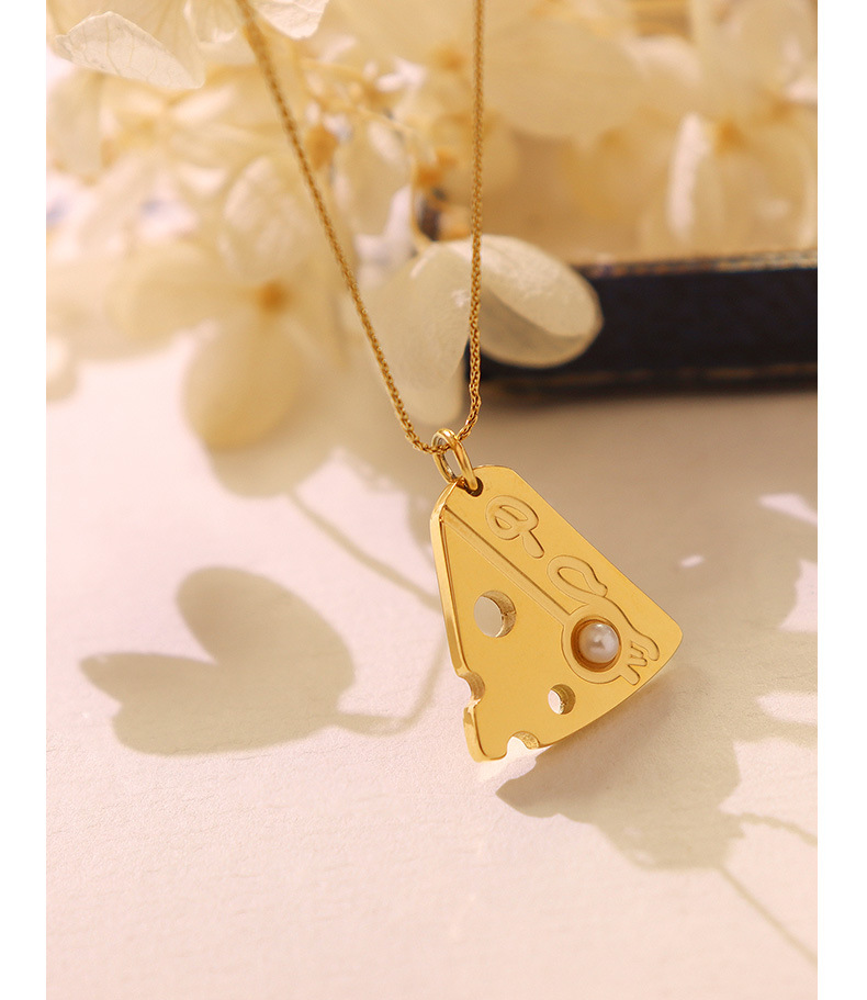Simple Cheese Block Imitation Pearl Pendant Titanium Steel Plated 18K Gold  Necklacepicture2