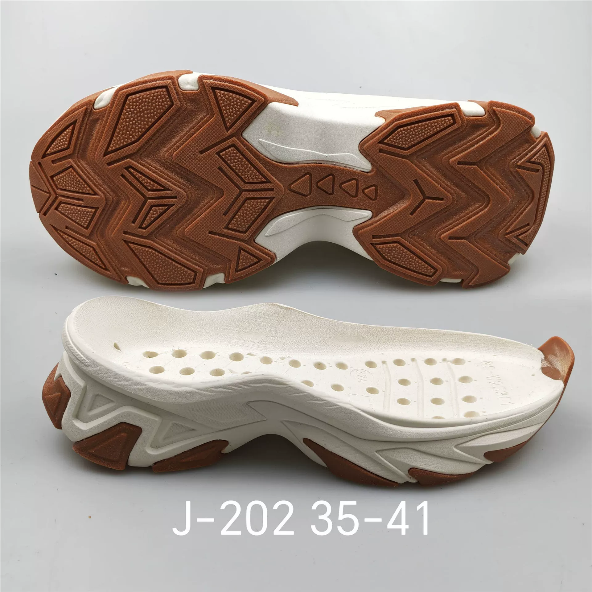 Прямые оптовые продажи подошв для женской обуви типа "dad shoes" от фабрики в Дунгуане. Возможен разработка и изготовление образцов.