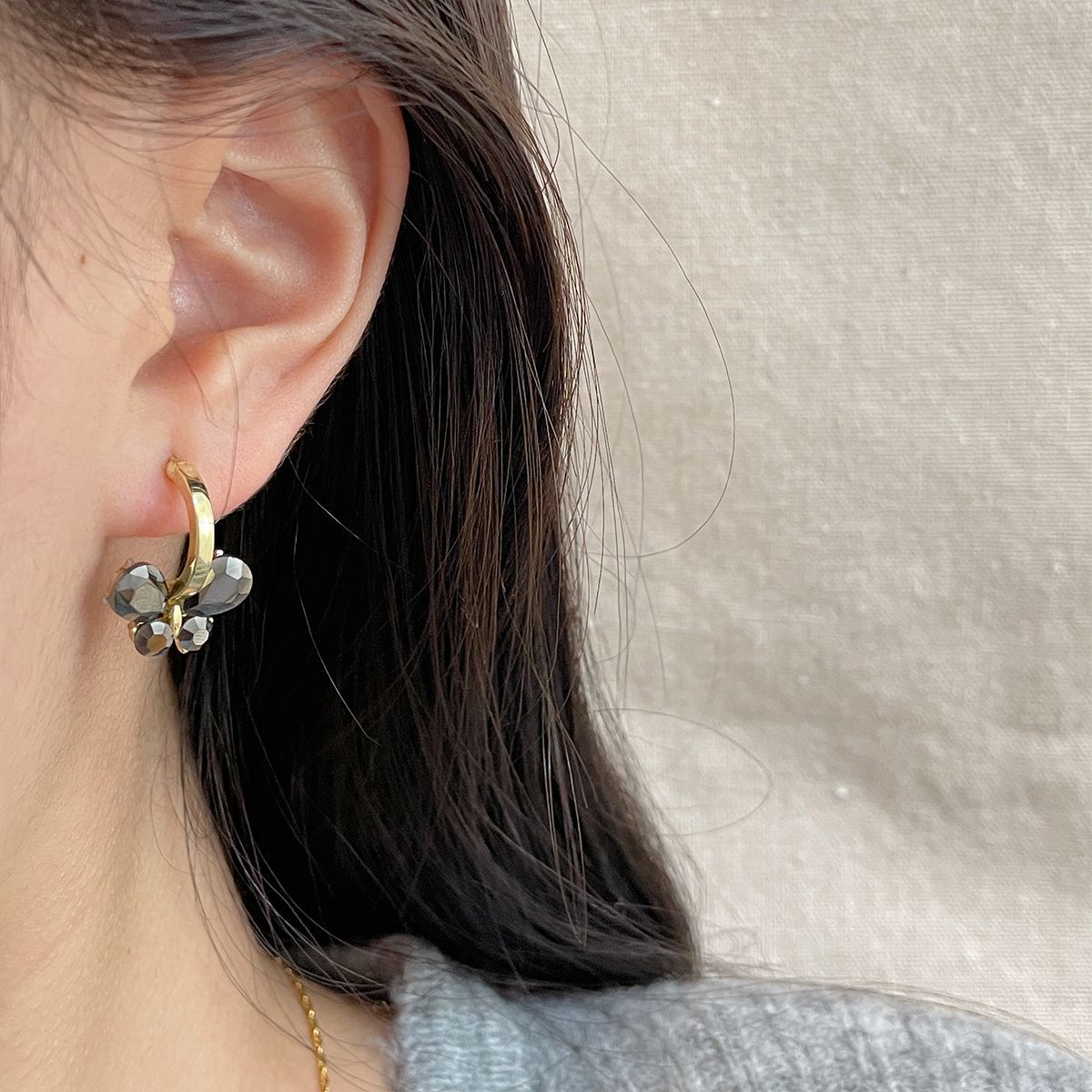 Brincos de borboleta e pérola exclusivos para mulher prata_voghion.com