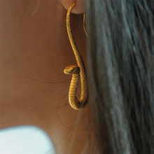 跨境欧美个性夸张耳坠生肖眼镜王蛇设计电镀金色女士耳钩属相礼物