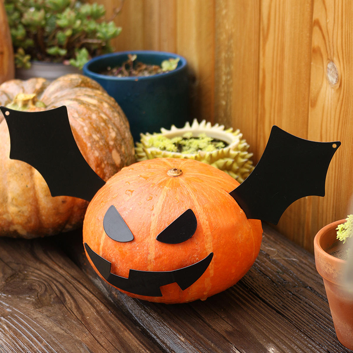 Halloween Decorative Iron Bat Plug-In Can Be Inserted into the Pumpkin. Halloween Party Funny Dress-Up Plug-In Is Now Available