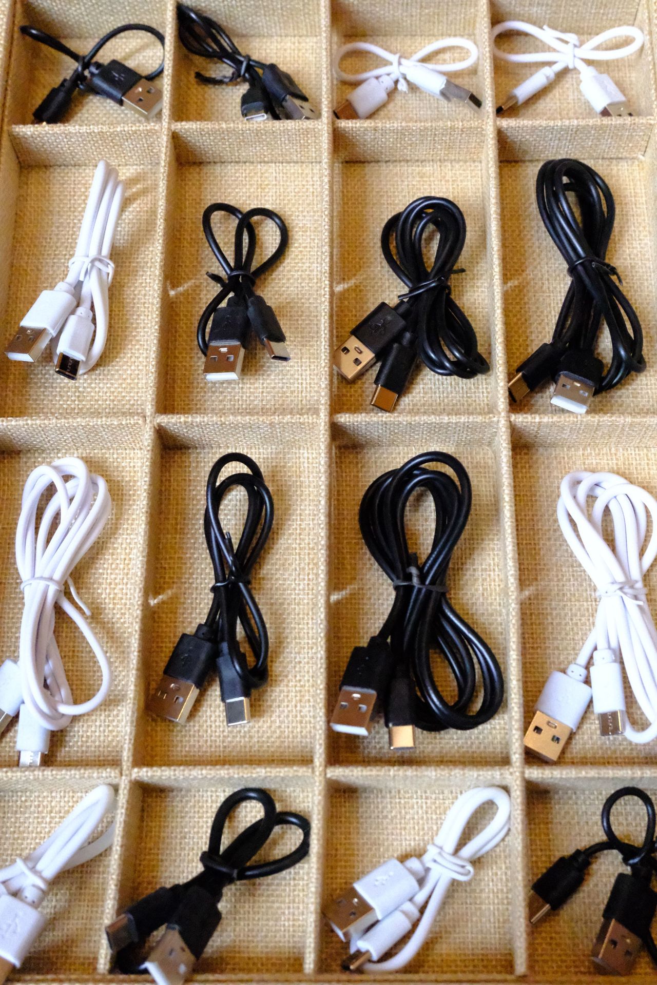 Şarj kablosu Küçük cihazlar, Bluetooth kulaklıklar, hoparlörler, evrensel kablo için uygun USB şarj kablosu Tip-C