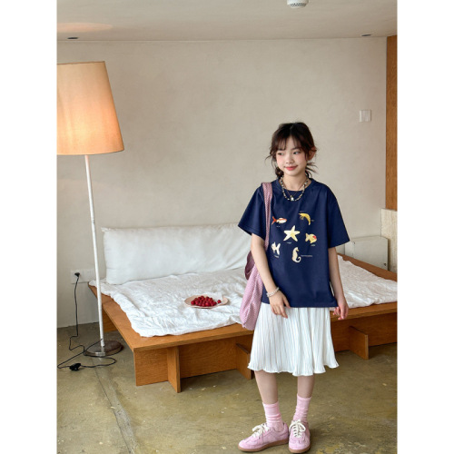 Summer Girls' Short-Sleeve T-Shirts: Mid-to-Large Kids' Wear, Cartoon-Printed, Loose-Fit, Korean-Style Trendy & Versatile, Perfect for a Chic Look