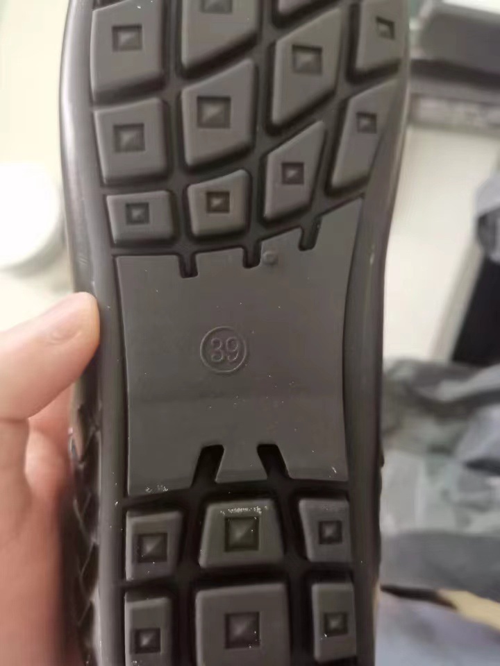 更换鞋底片图1