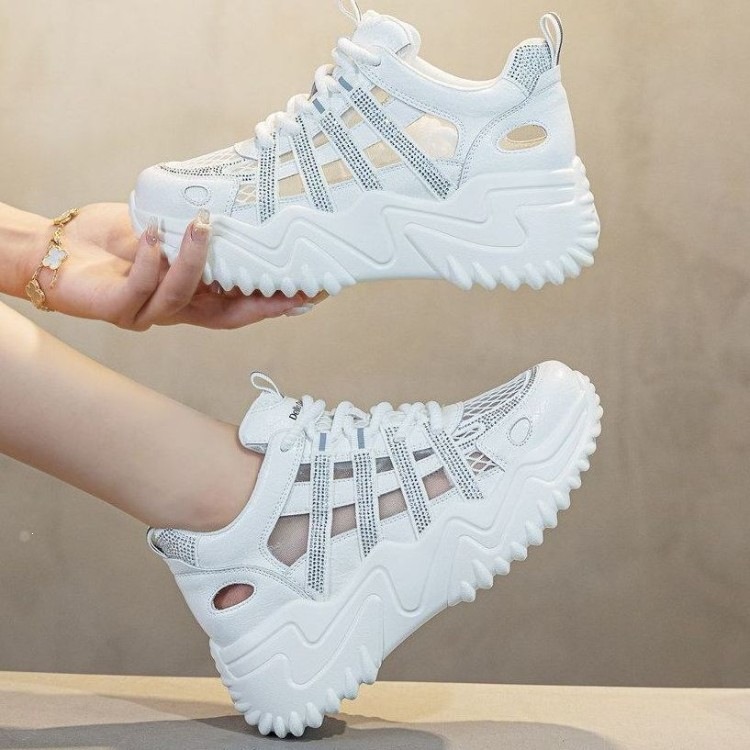 Zapatos blancos para mujeres 2026 nuevas sandalias deportivas casuales de alto nivel transpirables, zapatos de moda huecos para mujeres