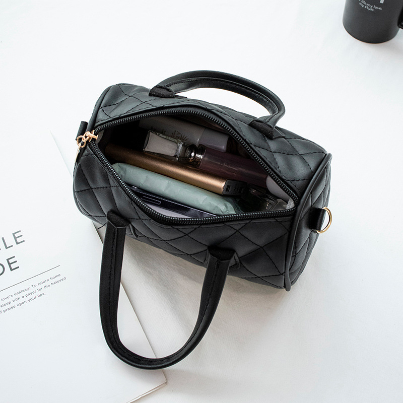 Bolsa de almohada portátil bordada de diamante de moda versátil 2023 nueva moda casuales de color sólido dulces bolsos de mujer image 5