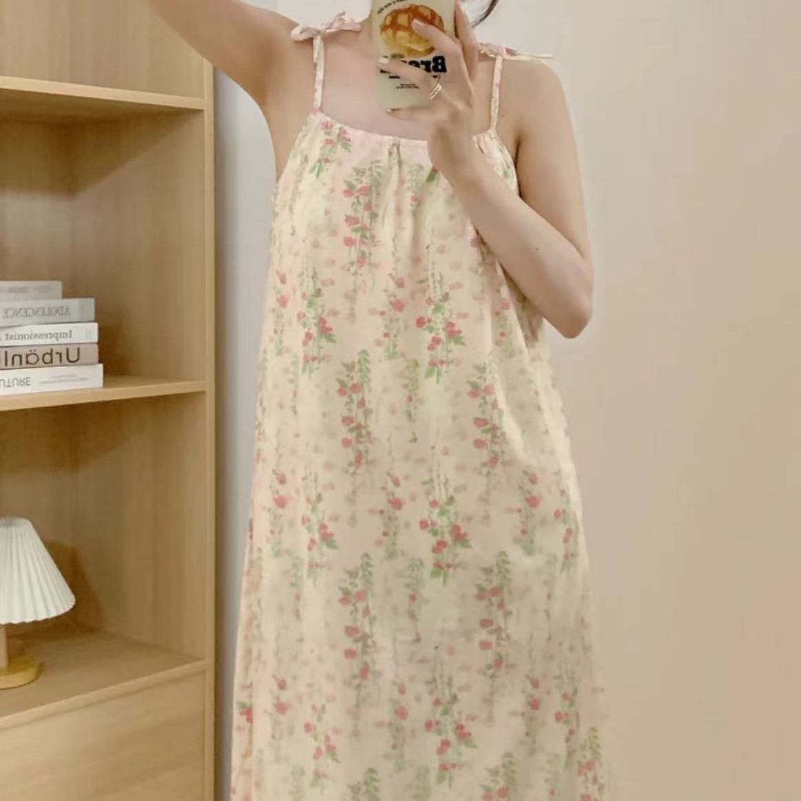 Nuevo cinturón de cabina pijama de mujer cojín de pecho dulce estudiante pequeña flor triturada literatura y arte casera pijama en vivo al por mayor
