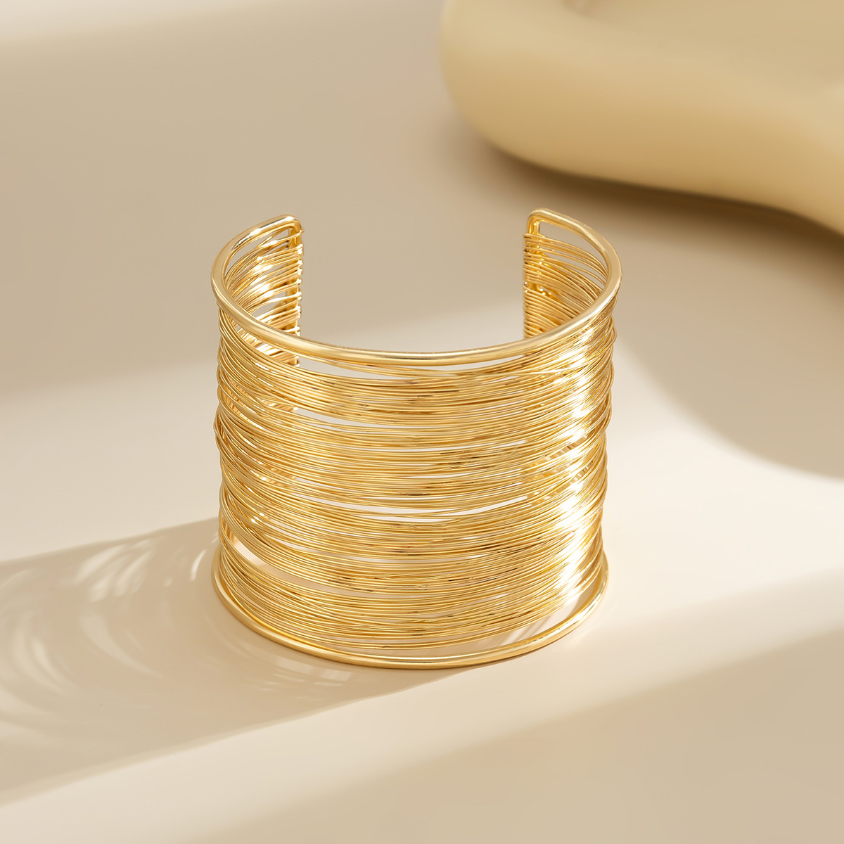 41g Weight Bangle Classification Alloy Chain Material Party, Street Occasion Alloy Material Geometric Pattern Women's Gender Plating Design Retro, Exaggerated Style Retro Exaggerated Geometric Alloy Bangles Wholesale 10