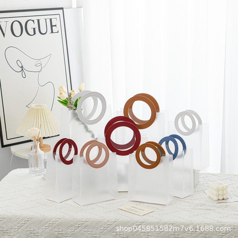 新款透明pp磨砂圆手提礼袋节日送礼鲜花玩偶手提礼物袋婚礼伴手礼