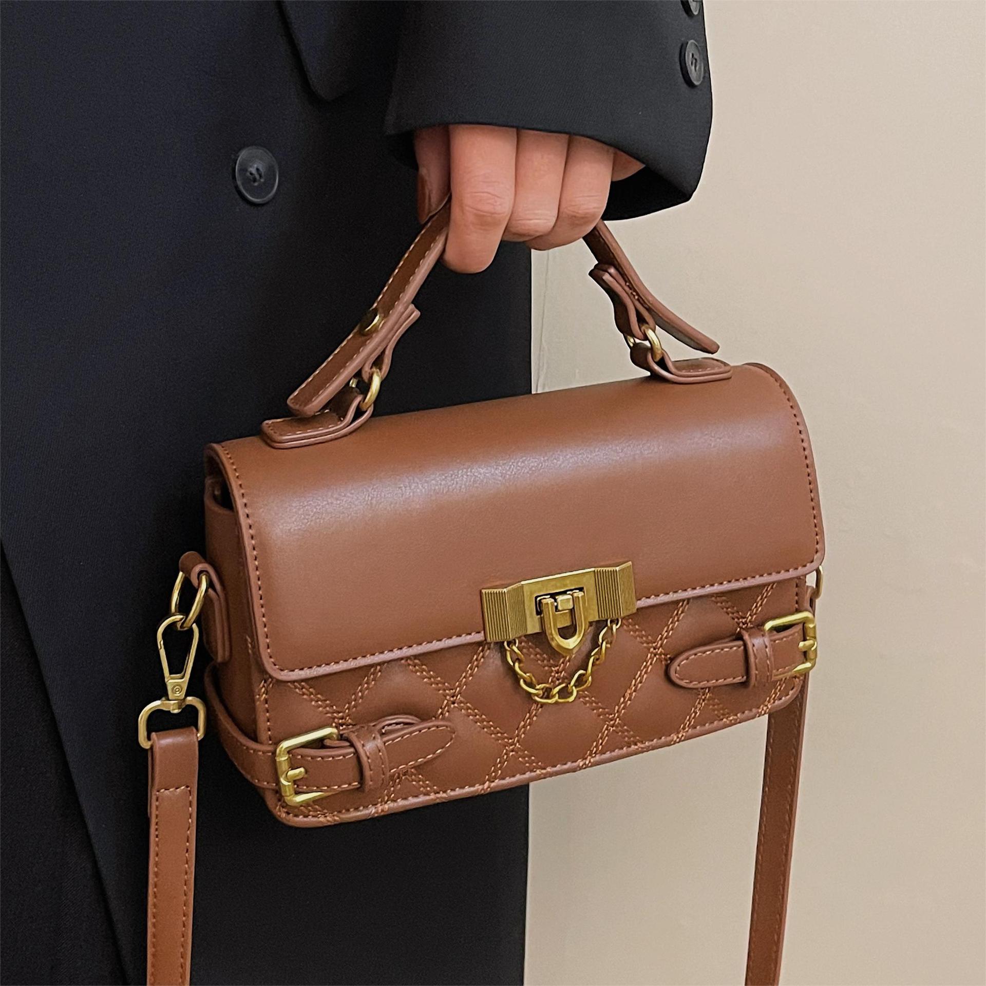 Bolso pequeño retro de alto grado 2023 nuevo bolso de mujer estilo occidental bordado hilo todo partido bolsa de mensajero popular portátil pequeño bolso cuadrado