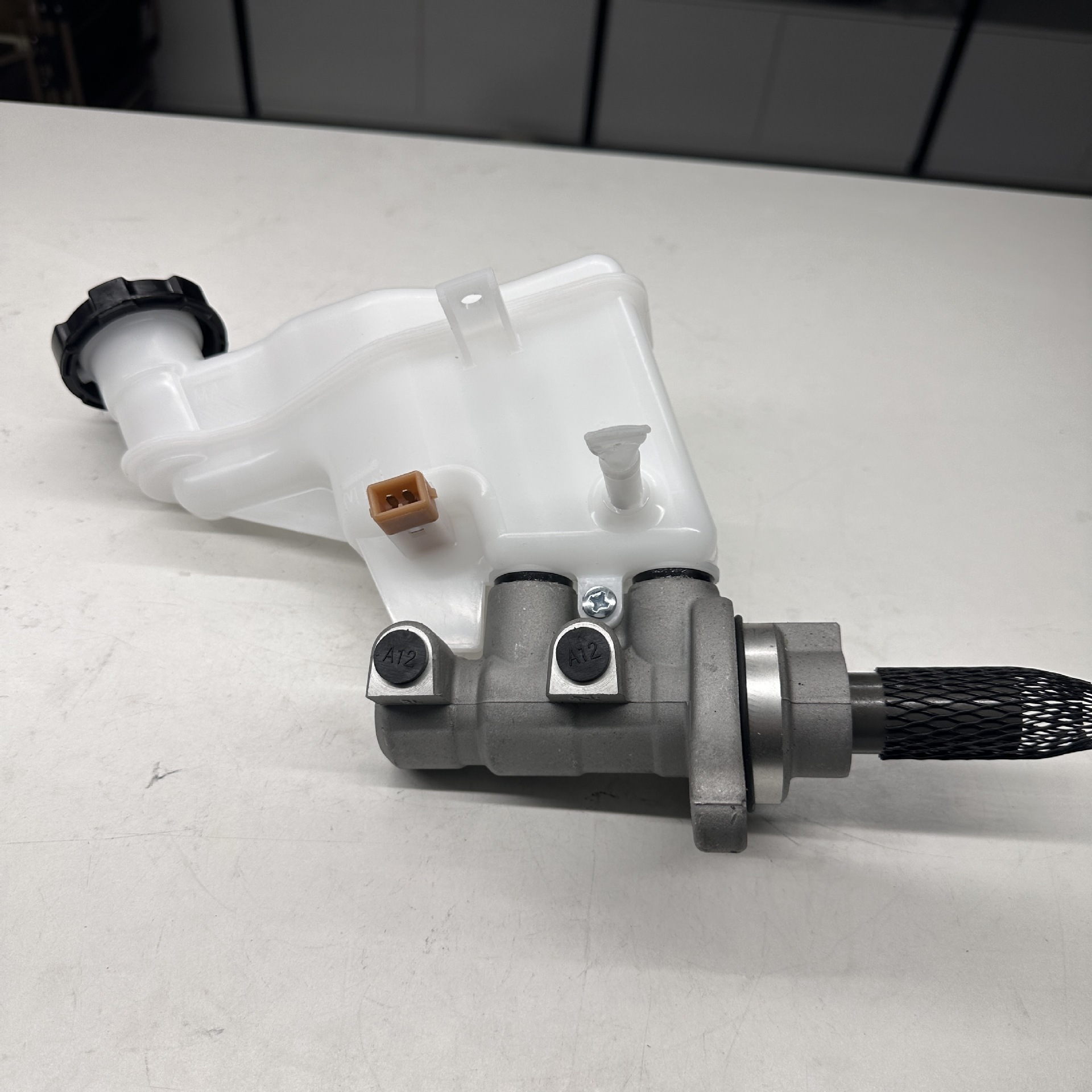 Suitable for Kia Soul Ii 2014-2018 Brake Master Cylinder 58510B2800 58510-B2800