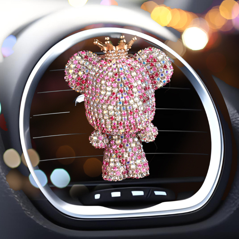Aromaterapia de coche diamante creativo lindo oso violento oso clip de perfume de coche salida de aire accesorios de coche fabricante femenino