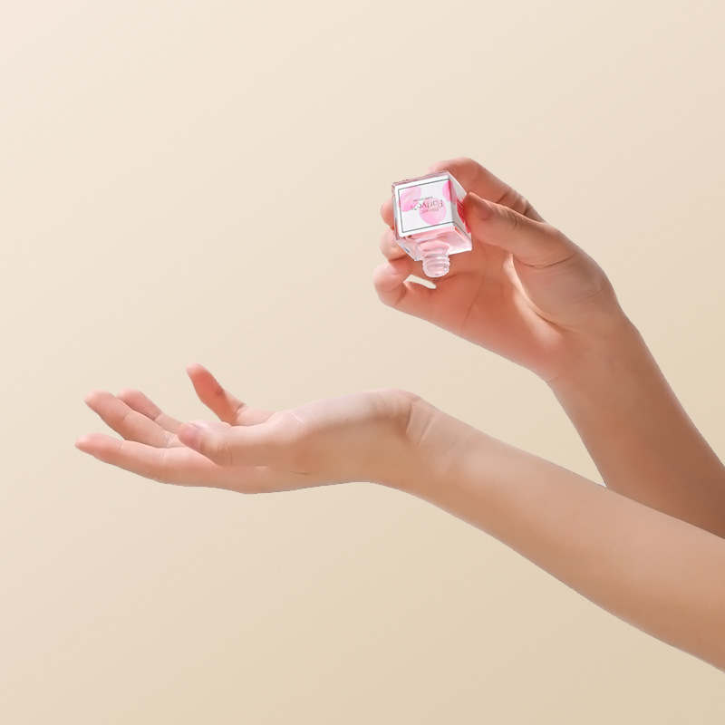 Vietnamin pikkukaupungin Yixiangin yksityinen nestemäinen jasmiini-ruusu-persikka-naisten hajuvesisetti_voghion.com