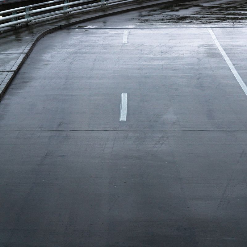 丙烯酸聚氨酯防水防腐涂料，可以用于干燥基面施工。